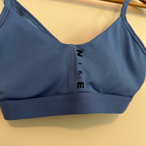 Nike Cross Back Sports Bra Size S - Picture 2 of 6
